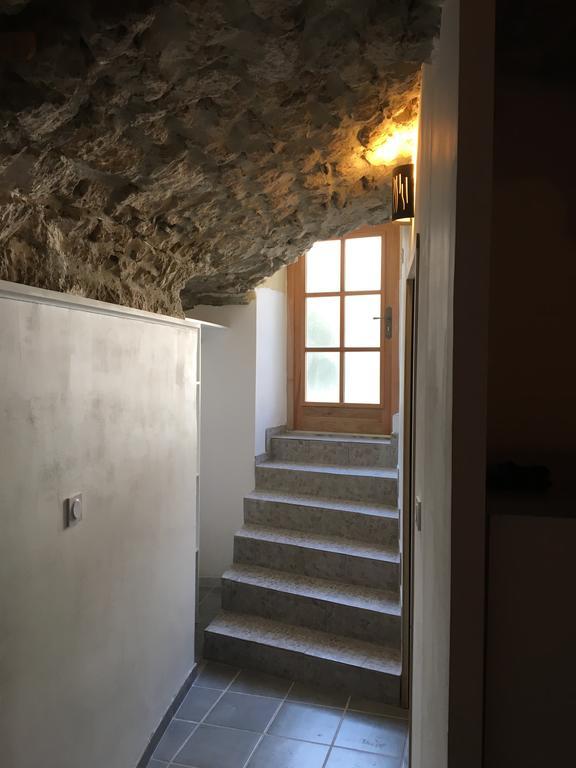 La Grotte Lägenhet La Garde-Adhémar Exteriör bild